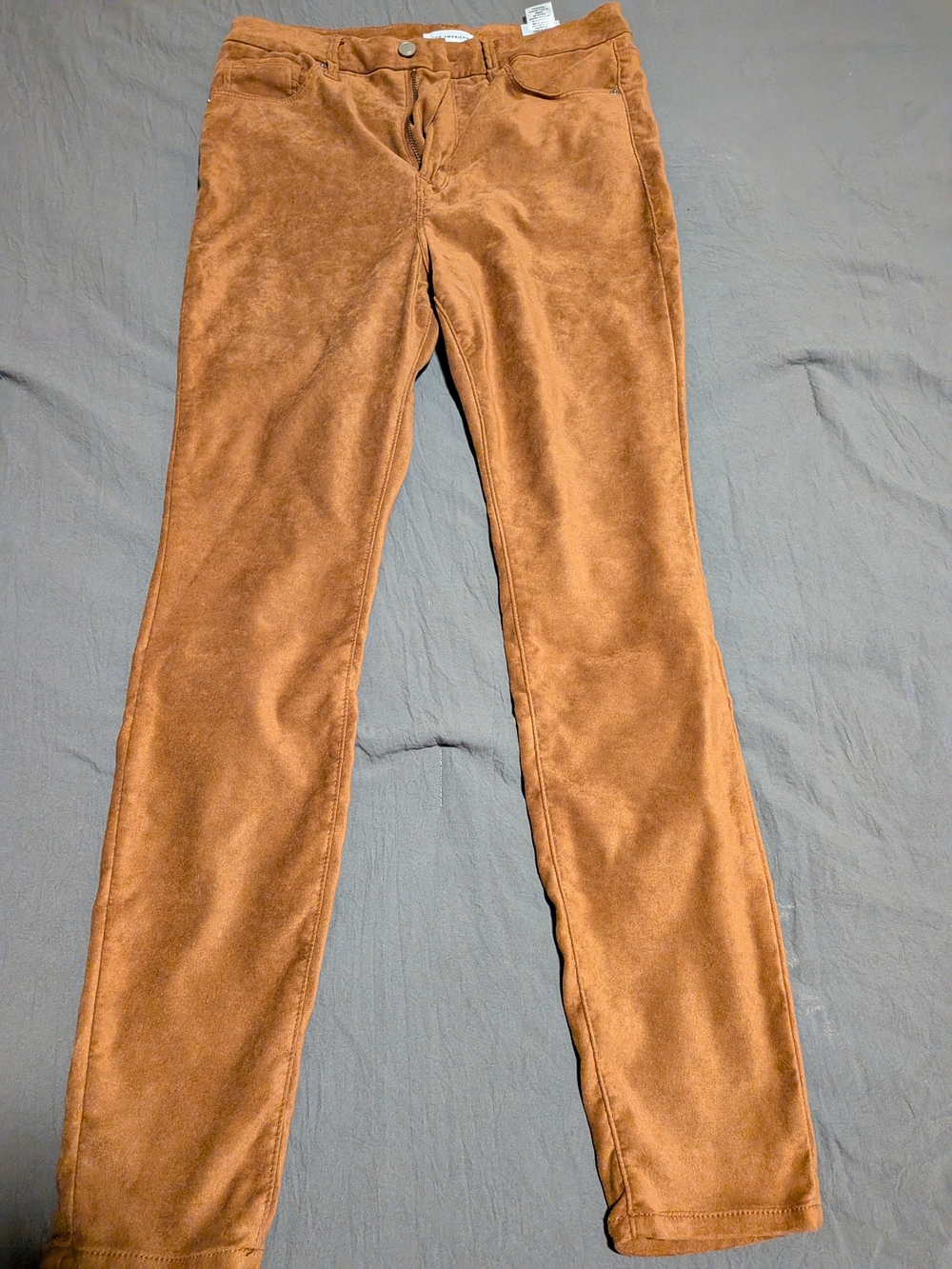 Good American Suede-Look Skinny Pants in Tobacco Brown